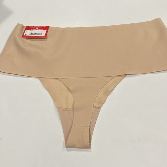 SPANX Undie-tectable Thong in Soft Nude NWT - Picture 3 of 8